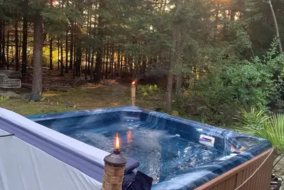 Image de Montagne de pocono magique et sereine Lakehouse; 5 minutes à Kalahari; bain à remous, sauna