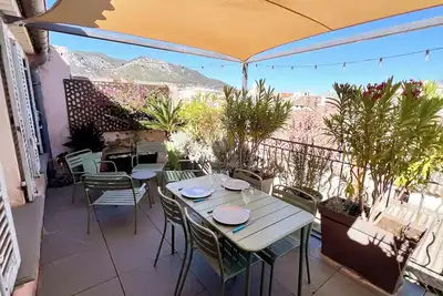 Image de 2 pièces climatisées avec grande terrasse - Centre Toulon