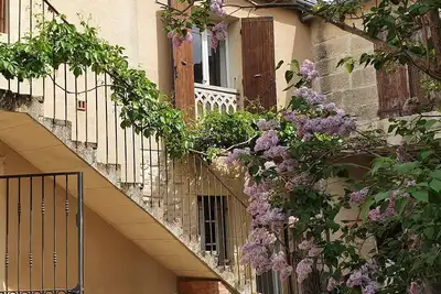 Image de Maison traditionnelle au cœur d'un village typique méridional à 30 mn de la mer.