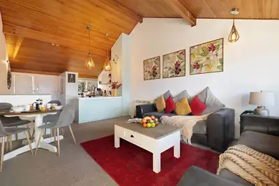 Image de Beautiful Private Spa Lake View City Townhouse
