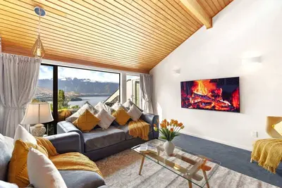 Image de Alpine Gold Incredible Lake Views Quality Spa