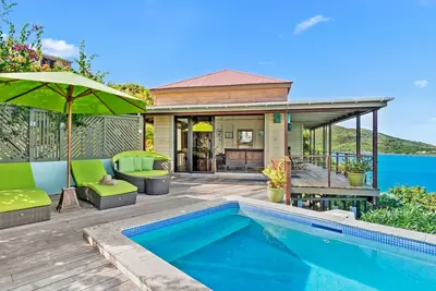 Image de Luxe secret. Villa avec piscine, plage, Dock & Boat