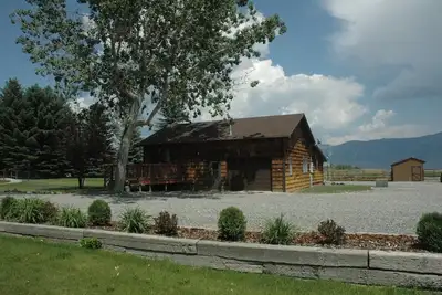 Image de Plongez dans tout Cody et Wyoming à Walking Deer Cabin.