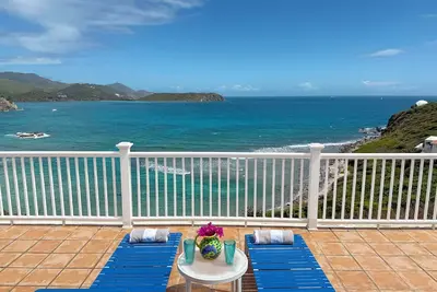 Image de Rara Avis-Détendez-vous dans vos chaises longues au son des vagues! Romantique!