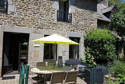 Image de Gite La Rocque avec belle piscine au sel