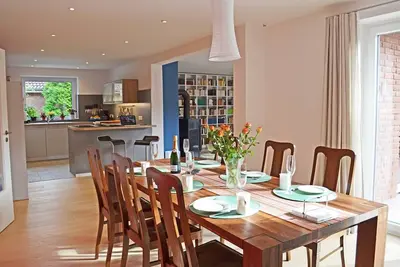 Image de Top bungalow moderne avec un équipement de haute qualité et une cuisinière pour les familles