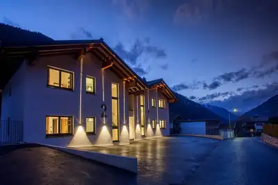 Image de Appartement attrayant avec local à skis