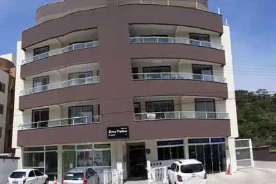 Image de Ajustez Dans Les Pompes À PROXIMITÉ De La Plage Avec Confort Et SÉCURITÉ! ! !