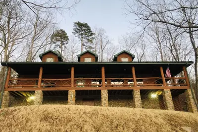 Image de Cabine spacieuse sur la rivière actuelle