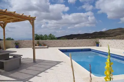 Image de Appartement au rez-de-chaussée avec piscine privée