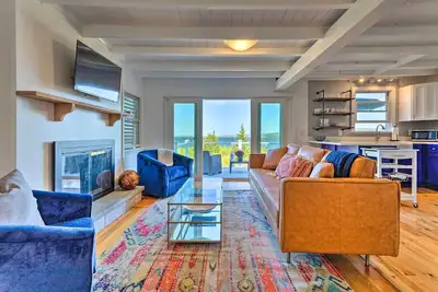 Image de Nouveau! Superbement conçu Waterfront Portsmouth Home!