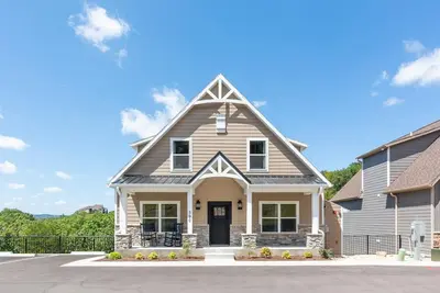 Image de 7 Master Suites / bain à remous privé / piscine communautaire extérieure et intérieure