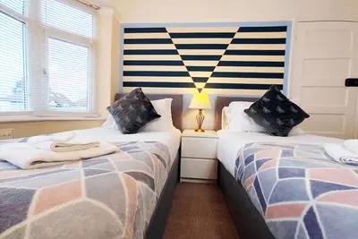 Image de Cambridge Getaway 3 Bedroom House près de l'aéroport avec un parking gratuit