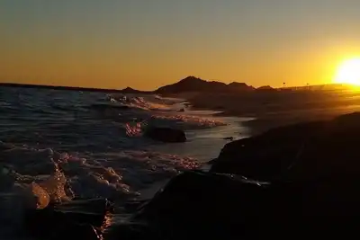Image de Bella Sirena Luxury Condo directement sur la plage avec grand balcon et vue sur la plage