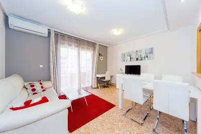 Image de One bedroom apartment near two city beaches!