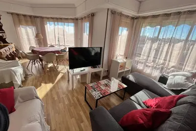 Image de 4 Chambres + 2 Bains + Centre: Appartement Seneca Centre