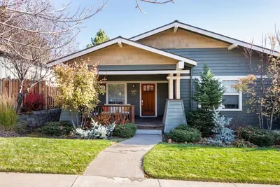 Image de Bungalow Mountain Bird près de tout le plaisir à Bend Oregon