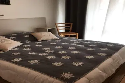 Image de Appartement Situe En Centre Ville Wifi Parking Prive SÉCURISE 3 Etoiles