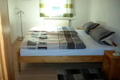 Image de Moderne 60qm Ferienwohnung mit Gartenlaube