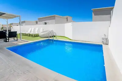 Image de Villa Acacia - Quatre Chambres Villa, Couchages 8