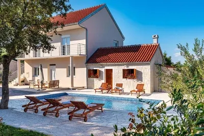 Image de Maison à Stankovci avec Piscine