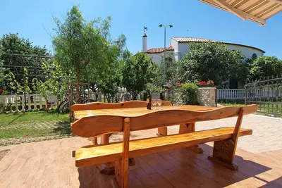 Image de Joli appartement pour 6 personnes avec Wifi, climatisation, piscine, Tv et terrasse