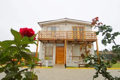 Image de Moderne et grand appartement relaxant avec vue sur les ruines de La Huaca del Sol et La Luna!