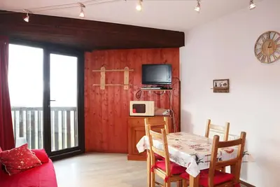 Image de Studio aux Orres, skis aux pieds, pour 4 personnes