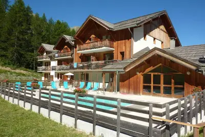 Image de Appartement rénové avec piscine, sauna, hammam et wifi aux Orres 1800