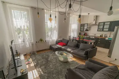 Image de Sopron, 3 chambres avec salon au coeur de la ville