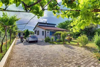 Image de Maison de vacances avec place de parking, barbecue et WiFi