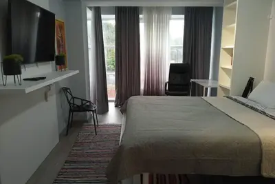 Image de Appartement confortable et tout neuf au centre-ville