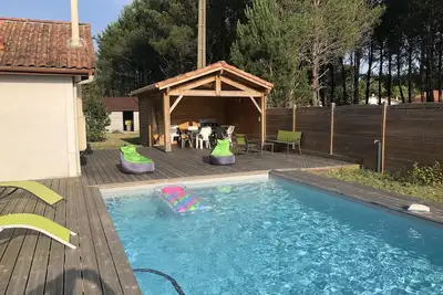 Image de Maison Avec Piscine Privative Et Terrasse Bois Proche  De Leon Renovee En 2024