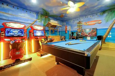 Image de * Toute Nouvelle Marque-10/2019 * 6Bed / 4b / Resort home / Pool & Spa / 2. 5Miles toDISNEY / Salle de jeux