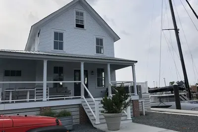 Image de Couchers de soleil sur le port. Profitez d'une vue plongeante sur le port. Emplacement unique!