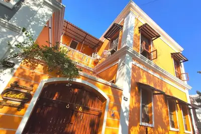 Image de Maison du patrimoine français dans la ville blanche