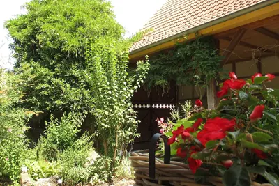 Image de Ancienne étable transformée en gite avec jardin, parking, et deux salle de bain
