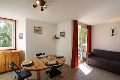 Image de 200m du centre station, 3ème étage, vue montagne, balcon, parking, télévision, 38m², Serre Chevalier