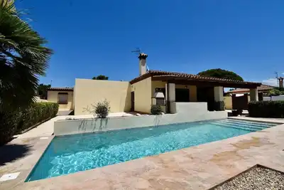 Image de Villa à Chiclana de la Frontera, Andalousie, Espagne avec piscine privée pour 9 personnes