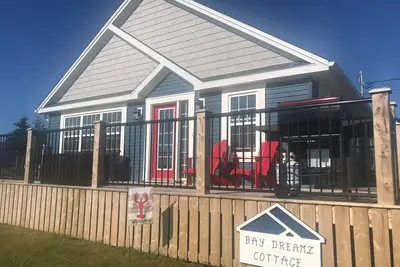 Image de Bay Dreamz Cottage avec vue sur l'eau