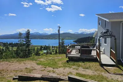 Image de Maison tranquille au lac Georgetown avec une vue imprenable