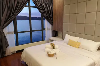 Pelagos Suites. Sunset Seaview avec piscines à débordement 4b3r Luxury 10pax