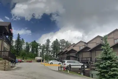 Image de Condo entièrement rénové aux pieds nus dans les remontées mécaniques de Terry Peak!