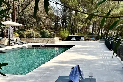 Image de Superbe maison d'architecte en plein cœur du Luberon 8 Personnes