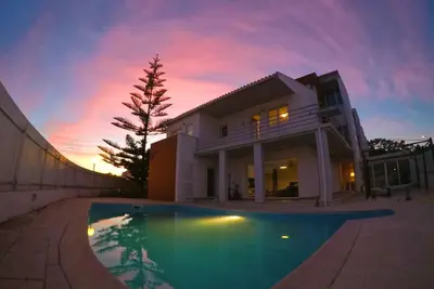 Image de Faulha House, villa avec piscine et barbecue