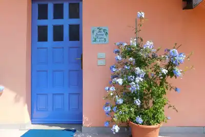 Image de Une maison de campagne près du lac