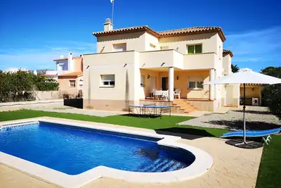 Image de Maison avec piscine privée pour 10/14 personnes