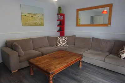 Image de -Lu5 Chelsea House - Huku Kwetu (Dunstable)