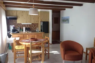 Image de L'immeuble Les Mélèzes se trouve à l'entrée de la station, au palier 1800 des Collons. A 800 mètres