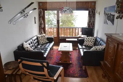 Image de L'immeuble Le Hameau est situé sur le palier 1850 de la station des Collons. A 300 mètres des remont